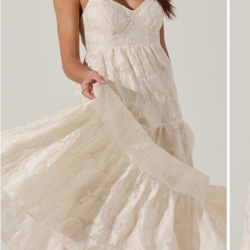 Astr the Label Floral Chiffon Tiered Midi Dress - Picture 2 of 8